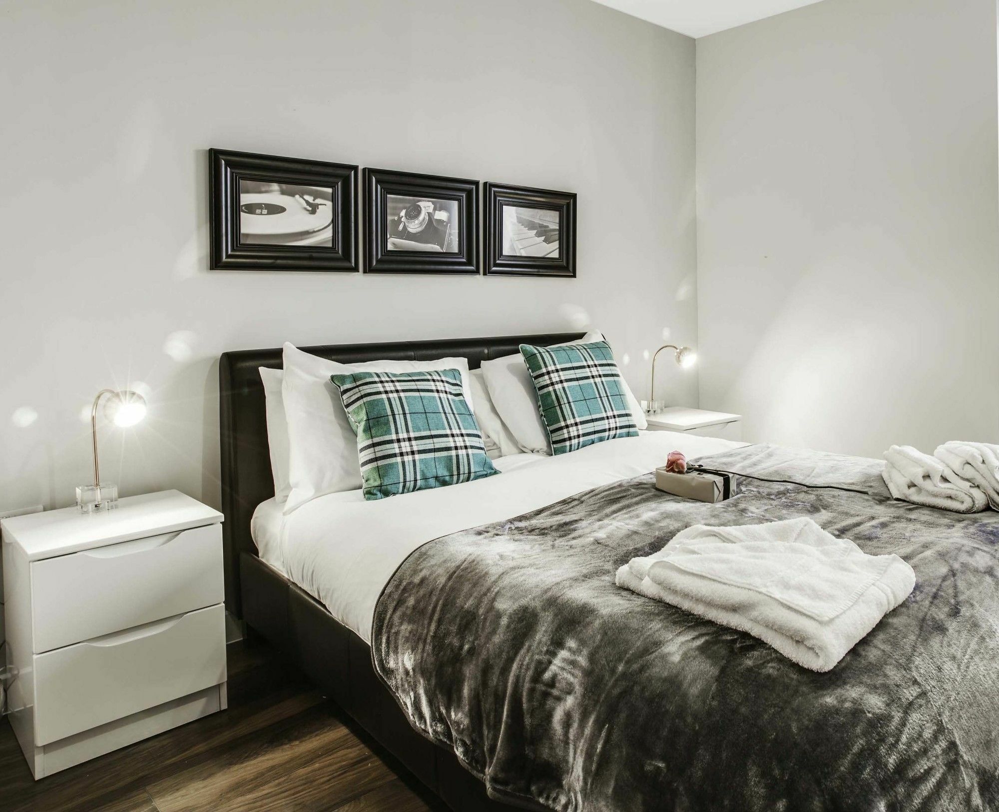 Approved Serviced Apartments Gorse Hill Manchester Exterior foto